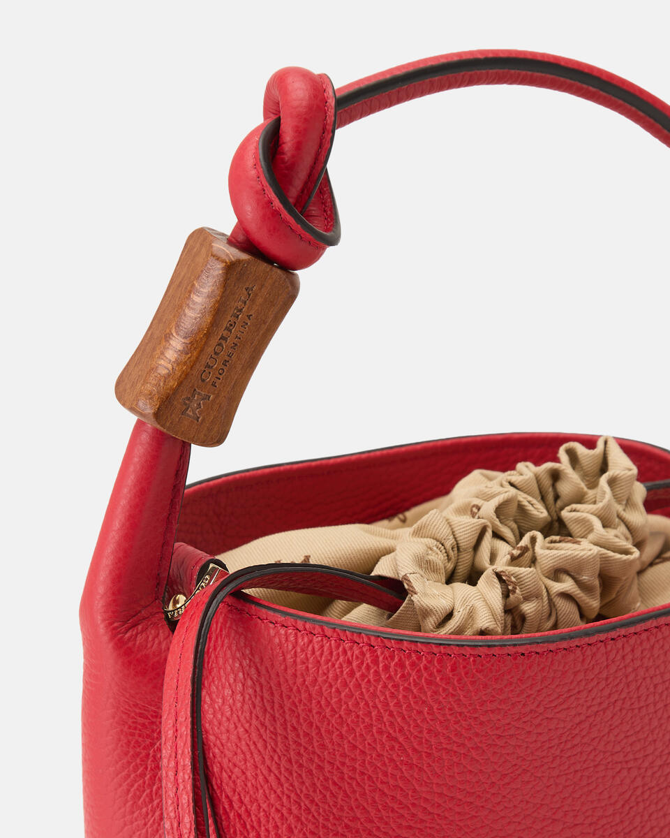 AGATA SMALL BUCKET