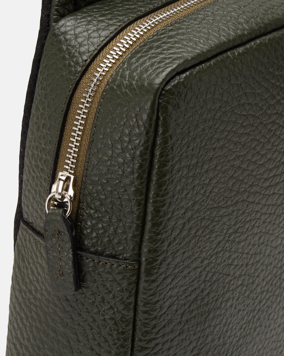 BRAD SLING BAG